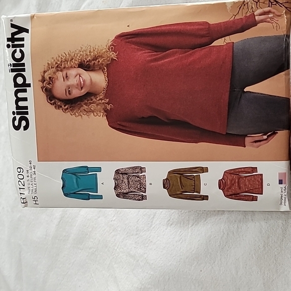 Simplicity Misses' Knit Tops Pattern - Picture 1 of 5